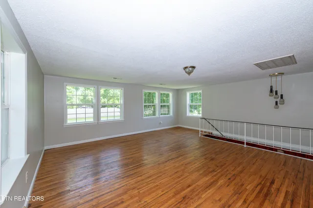 $574,900 | 8121 West Old Highway 73, Townsend, TN 37882