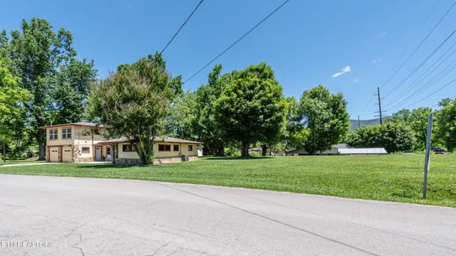 $574,900 | 8121 West Old Highway 73, Townsend, TN 37882