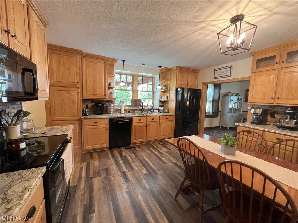 27038 Winona Road Homeworth, OH 44634 - Photo 9 of 28 Kitchen