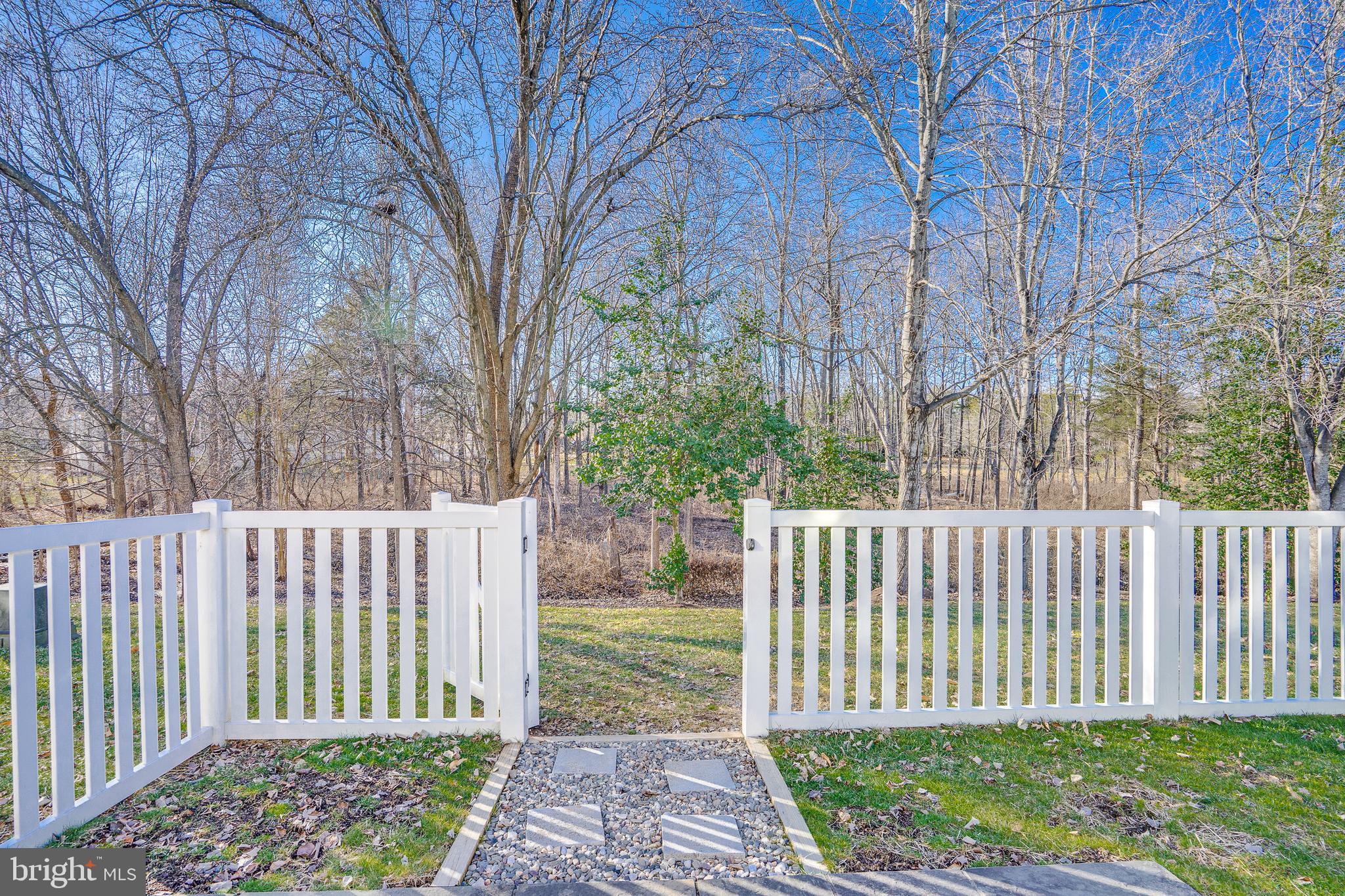 6902 Walnut Hill Drive Gainesville, VA 20155 - Photo 33 of 41 a view of a deck with a trees