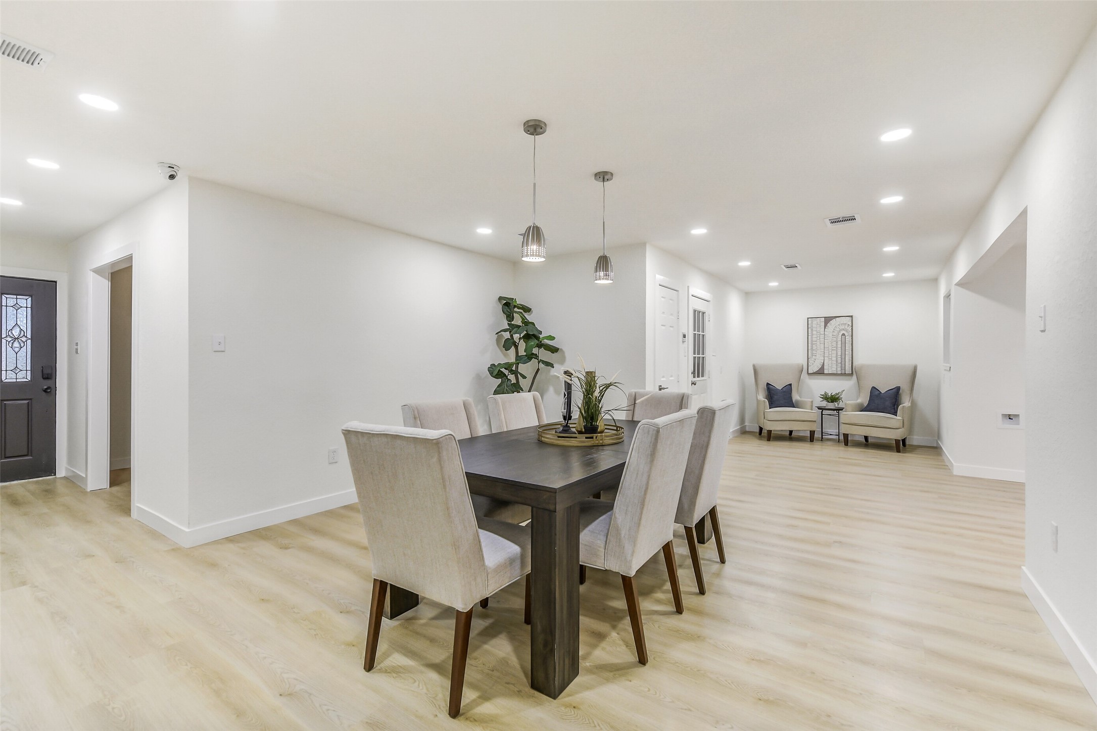 307 Meyer Street Alvin, TX 77511 - Photo 7 of 34