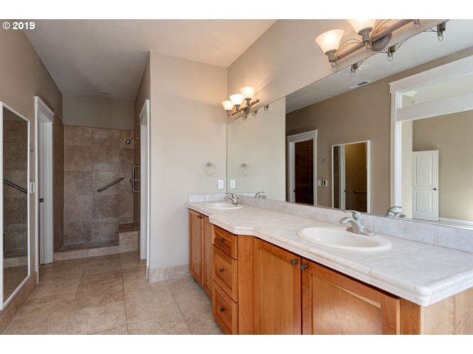 4554 Northwest 11th Circle Camas, WA 98607 - Photo 17 of 32