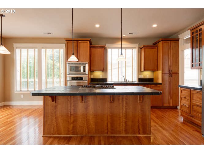 4554 Northwest 11th Circle Camas, WA 98607 - Photo 7 of 32