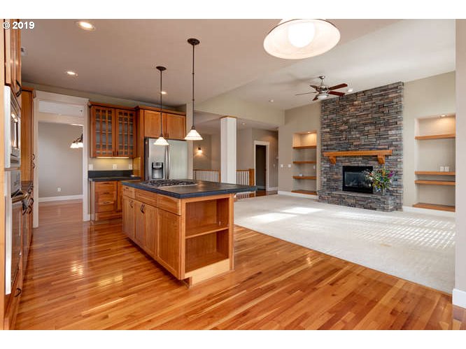 4554 Northwest 11th Circle Camas, WA 98607 - Photo 8 of 32