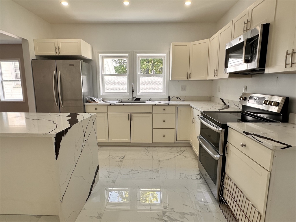 524 Howard Street, Unit 2 Lawrence, MA 01841 - Photo 3 of 27