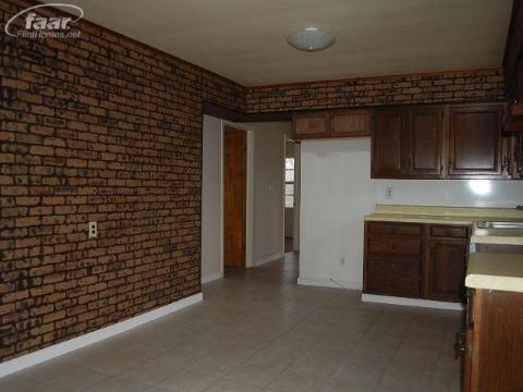 4162 North Center Road Flint, MI 48506 - Photo 10 of 23 20131718-9.JPG