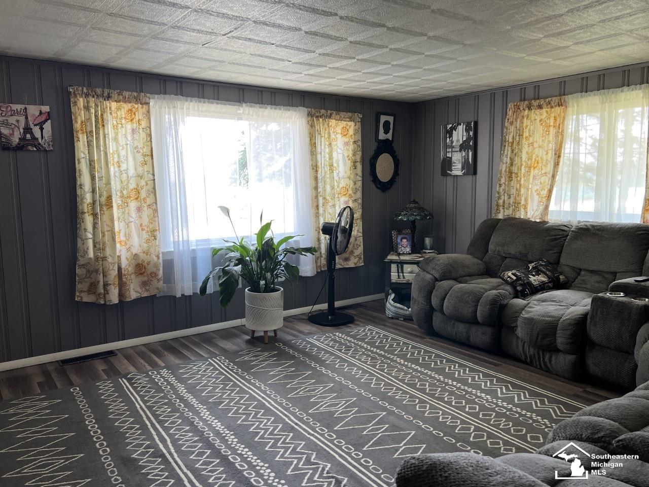 4612 Seager Road Blissfield, MI 49228 - Photo 4 of 17 50113055-3.JPG