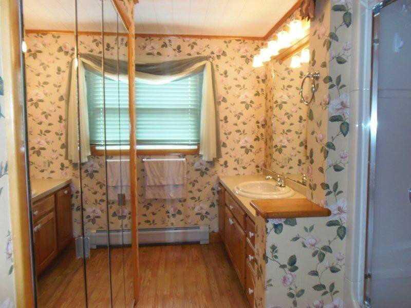18 Booker Avenue Waterville, ME 04901 - Photo 18 of 26 Bathroom.