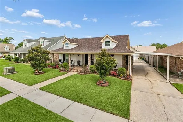 $319,500 | 2804 Moss Lane, Violet, LA 70092