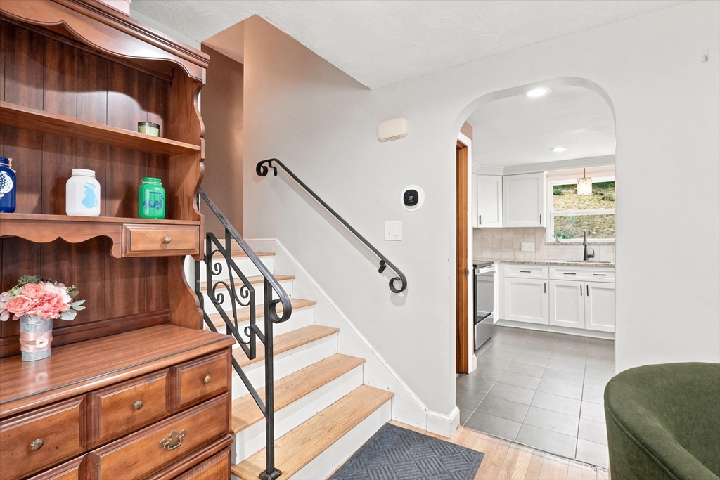 15 Burdett Road Lynn, MA 01904 - Photo 13 of 40