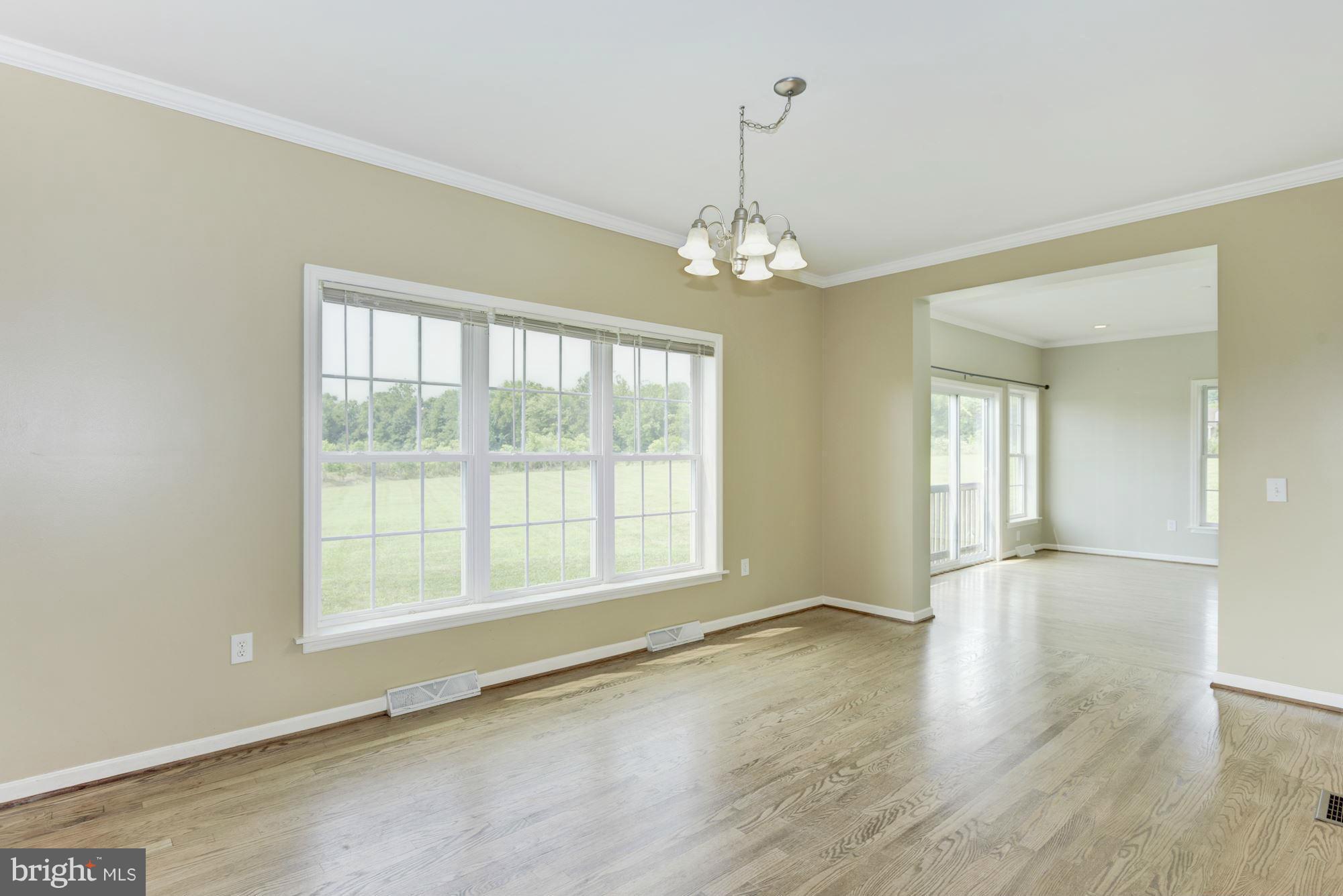 39991 Braddock Road Aldie, VA 20105 - Photo 13 of 30 Kitchen Breakfast Area