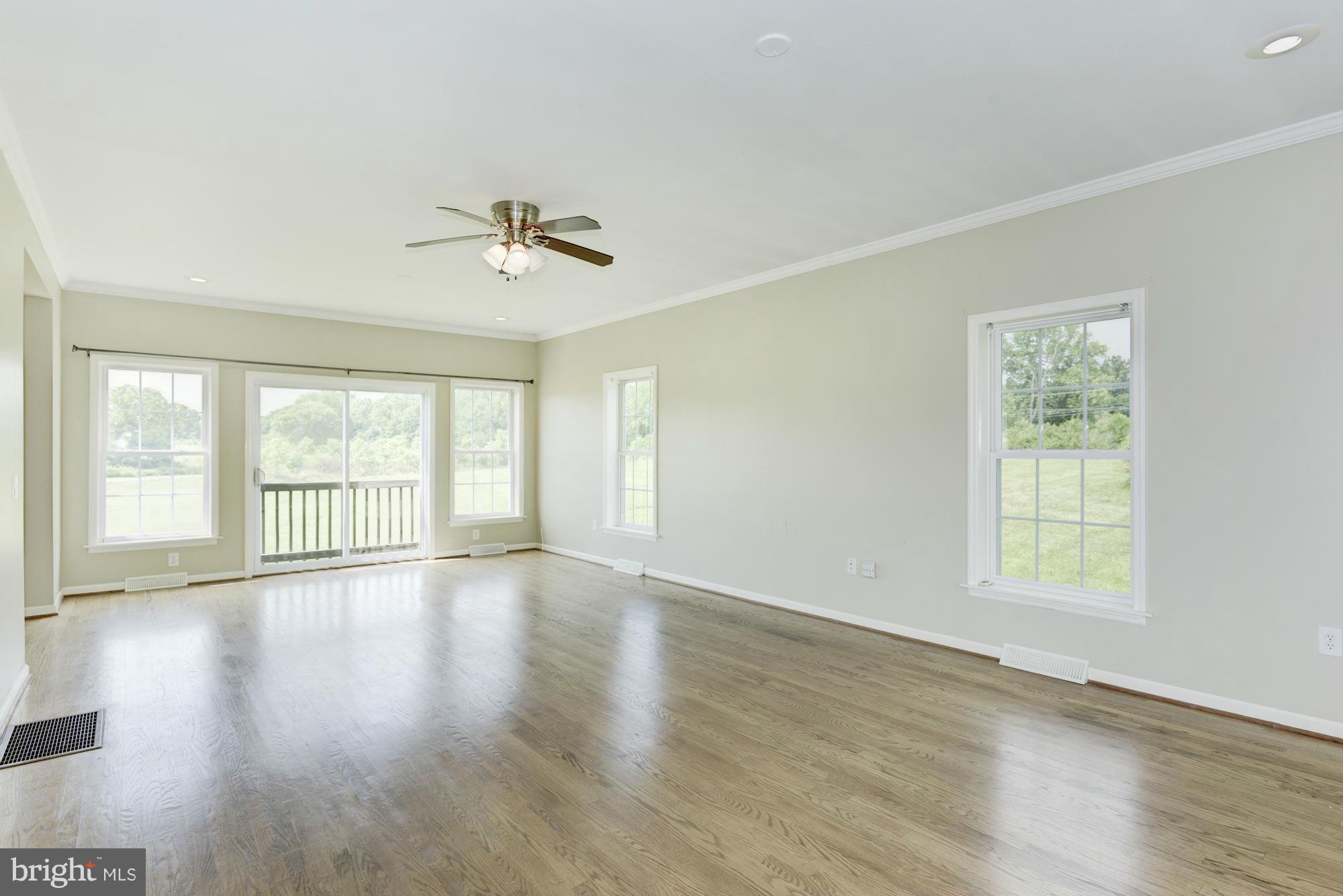 39991 Braddock Road Aldie, VA 20105 - Photo 14 of 30 Family Room