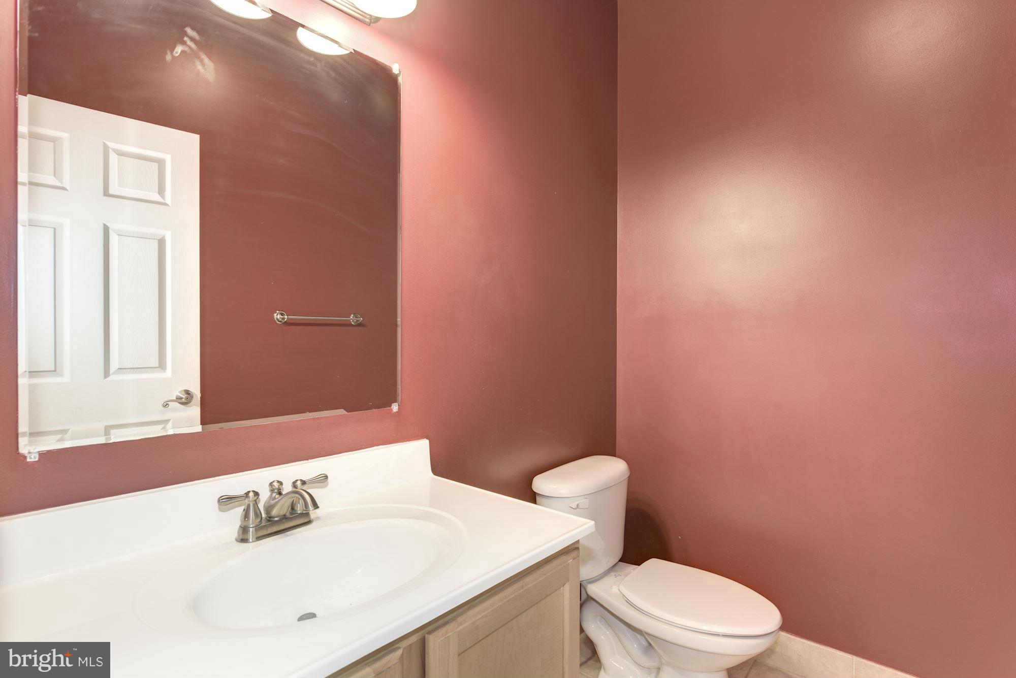 39991 Braddock Road Aldie, VA 20105 - Photo 15 of 30 Main Level Powder RM 1