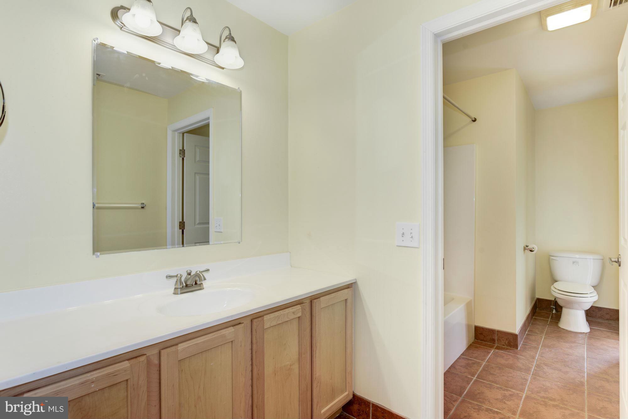 39991 Braddock Road Aldie, VA 20105 - Photo 22 of 30 Hall Bath