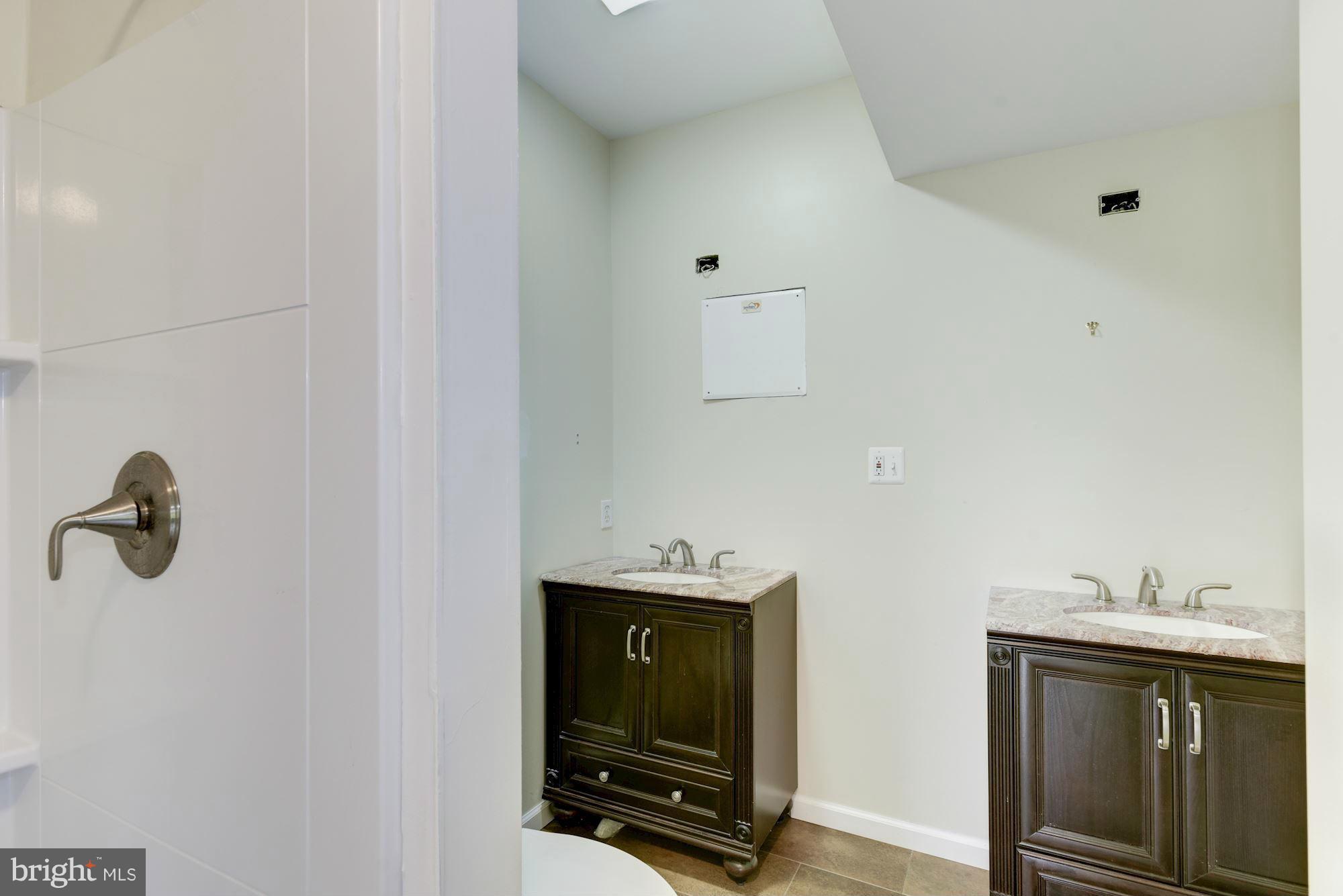 39991 Braddock Road Aldie, VA 20105 - Photo 27 of 30 LLVL Bath