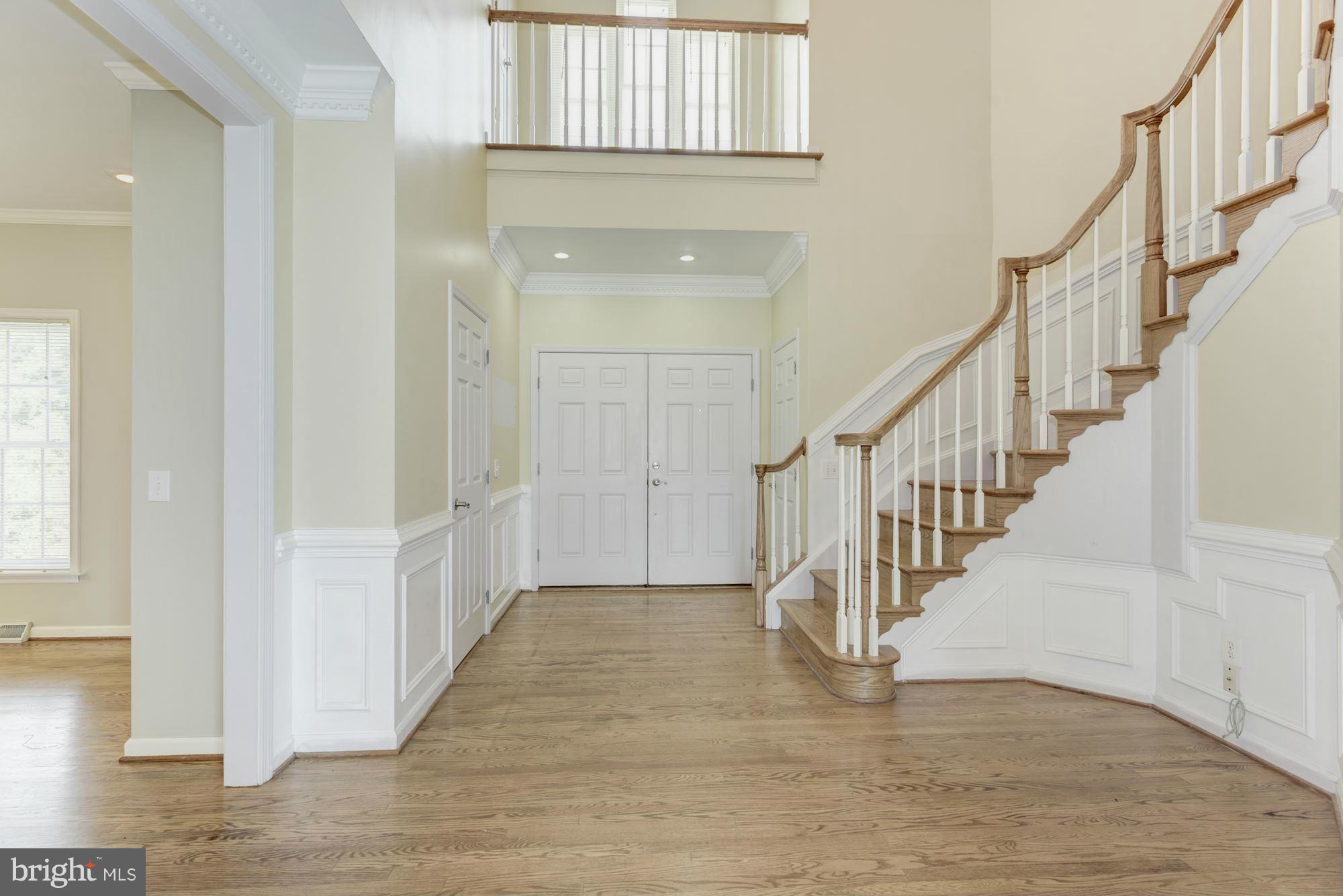 39991 Braddock Road Aldie, VA 20105 - Photo 4 of 30 2-Story Foyer- Curved Staircase