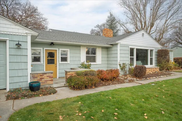 $389,000 | 14913 East Valleyway Avenue, Spokane Valley, WA 99216