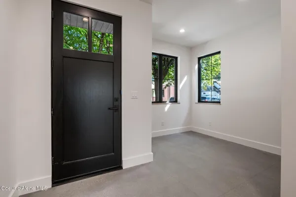 $855,000 | 215 West Lake Street, Sandpoint, ID 83864