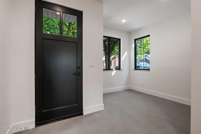 $855,000 | 215 West Lake Street, Sandpoint, ID 83864