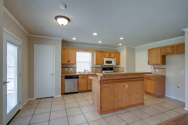 $2,400 | 9301 Bedford Lane, McKinney, TX 75071