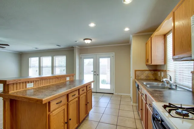 $2,400 | 9301 Bedford Lane, McKinney, TX 75071