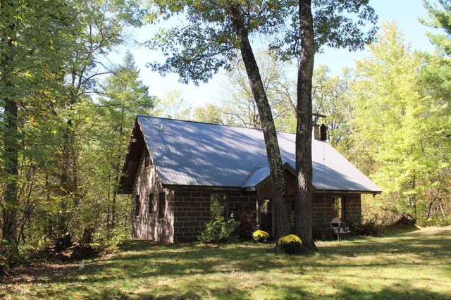 $950,000 | 25887 Gile Road, Grantsburg, WI 54840