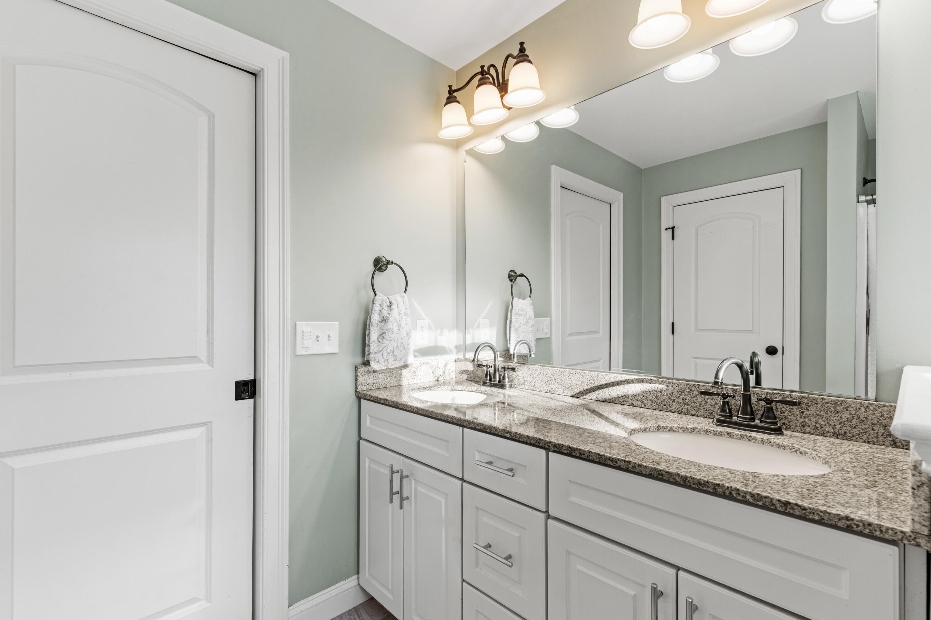 58 Hardy Road Falmouth, ME 04105 - Photo 22 of 40 Primary Bath