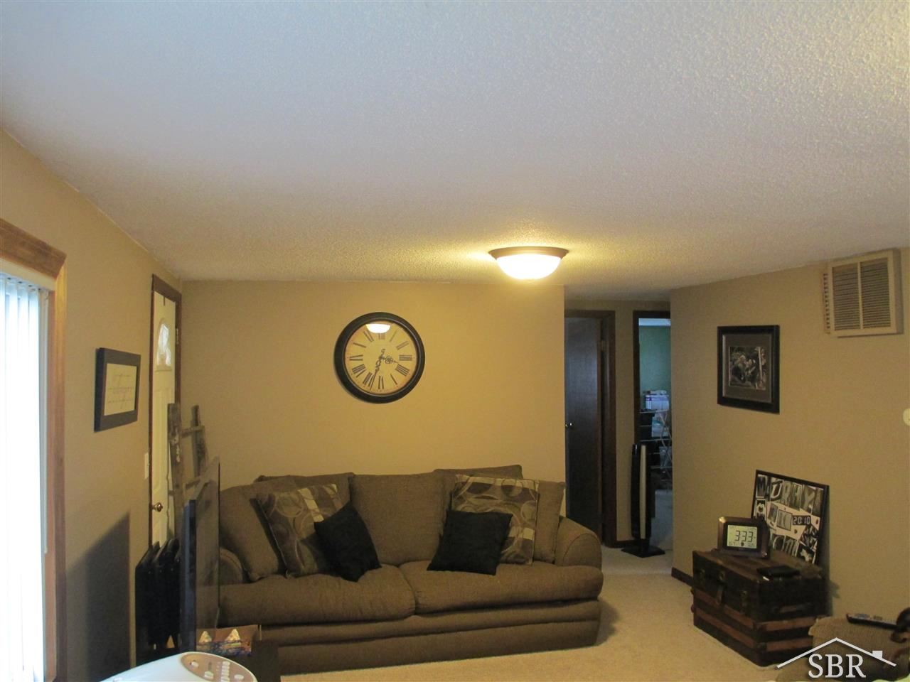 6025 South Merrill Road Merrill, MI 48637 - Photo 4 of 10 31191789-3.JPG