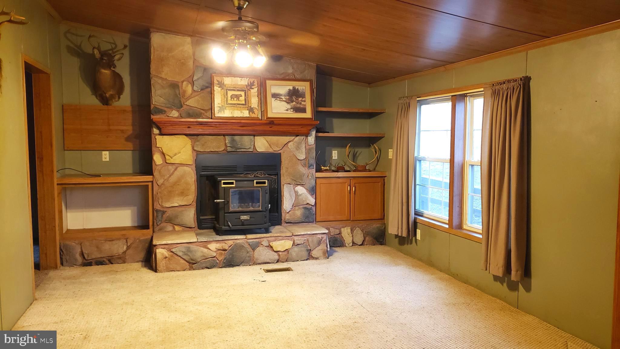 323 Mountain Road Boyertown, PA 19512 - Photo 4 of 15 Family Room