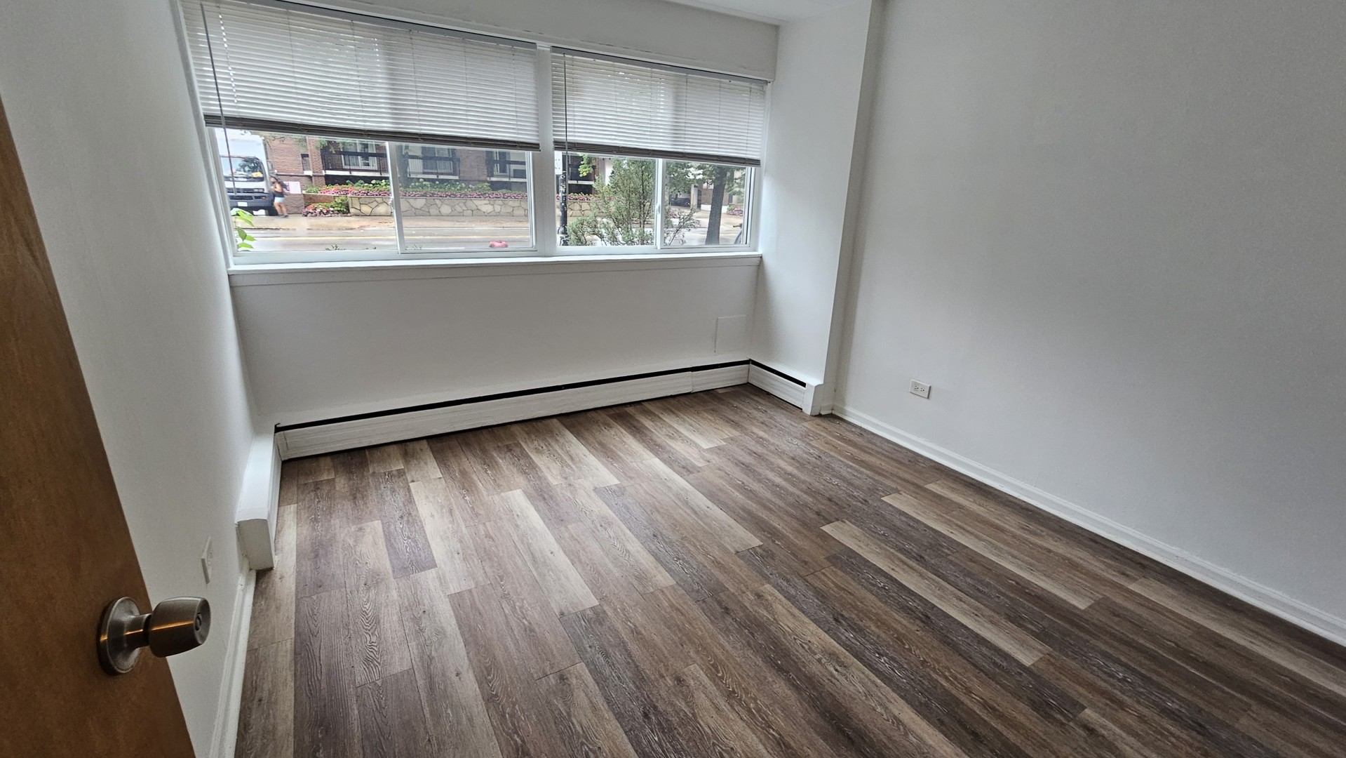 5906 North Sheridan Road, Unit 1GA Chicago, IL 60660 - Photo 10 of 13 Gallery Image 10