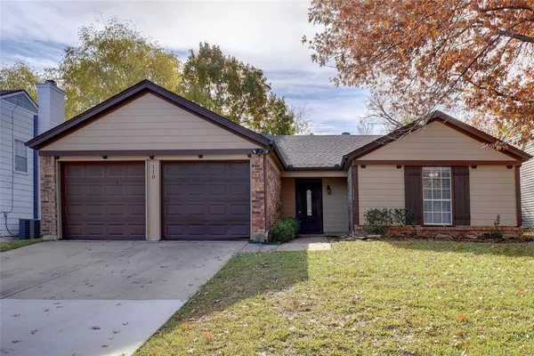 $2,400 | 110 Wildbriar Street, Euless, TX 76039