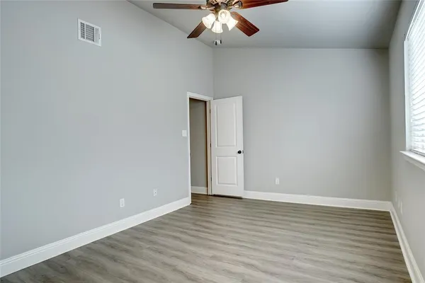 $2,400 | 110 Wildbriar Street, Euless, TX 76039