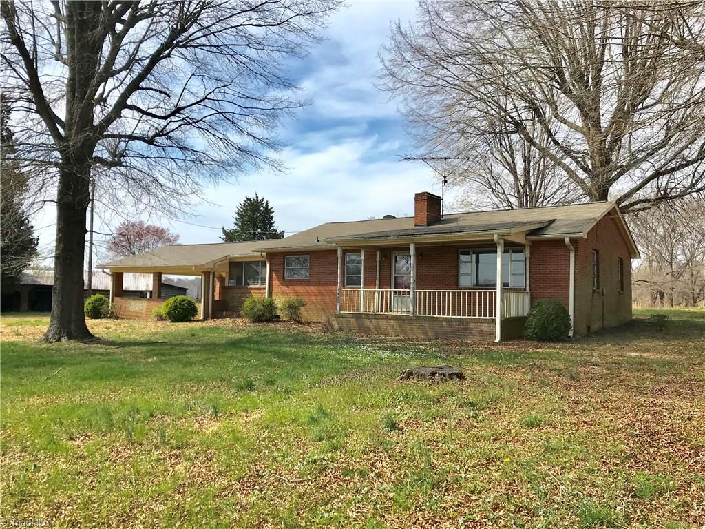 1485 Miller Road Walnut Cove, NC 27052 - Photo 3 of 20