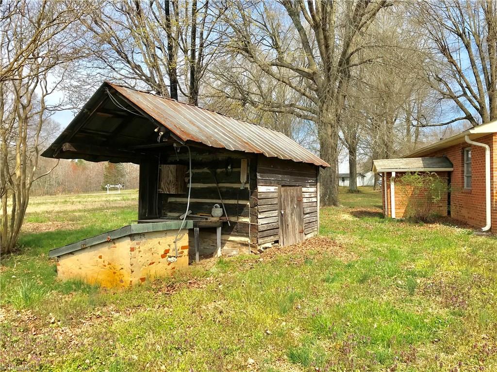 1485 Miller Road Walnut Cove, NC 27052 - Photo 5 of 20