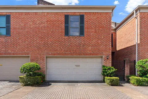 $695,000 | 6734 Vanderbilt Street, Unit 8, Houston, TX 77005