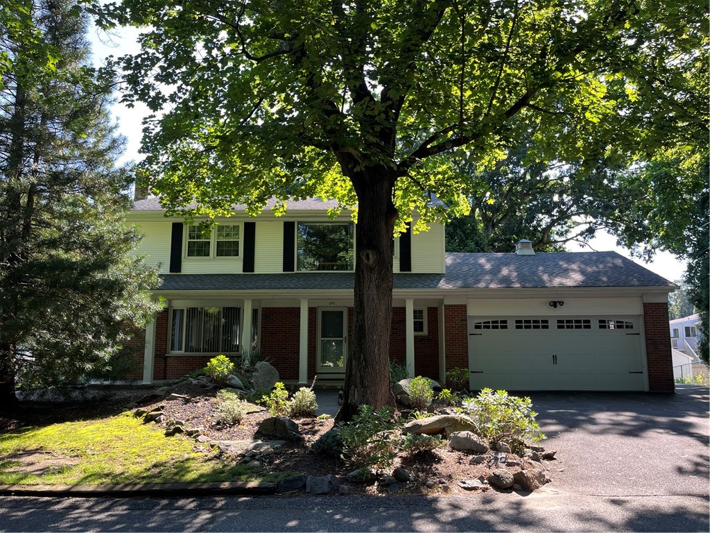 697 Woodward Road North Providence, RI 02904 - Photo 2 of 23