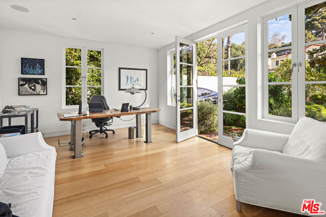 165 Mabery Road Santa Monica, CA 90402 - Photo 7 of 36