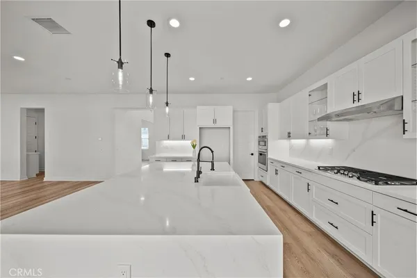 $1,449,999 | 17715 Hillside Way, Canyon Country, CA 91350