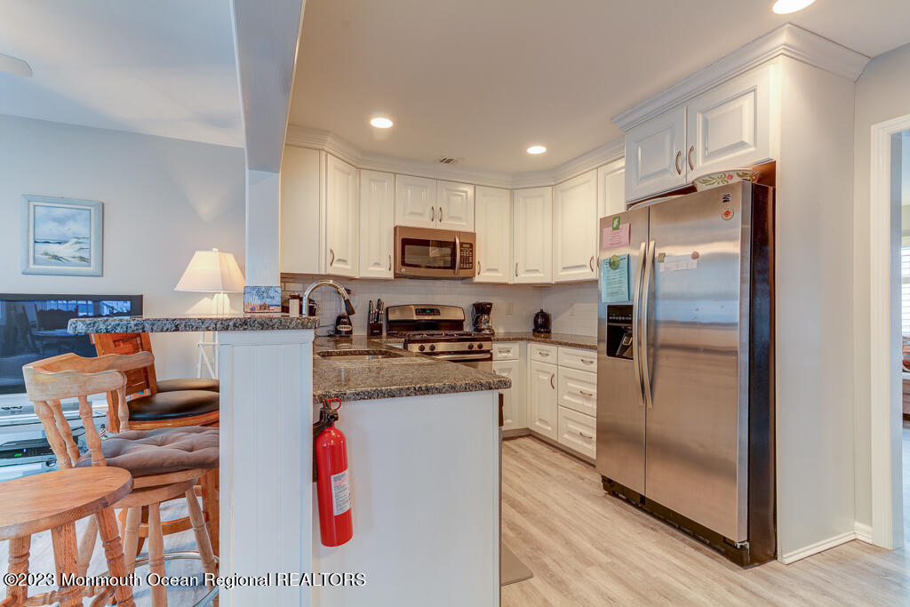 135 Silver Beach Road Lavallette, NJ 08735 - Photo 11 of 33 Mur17
