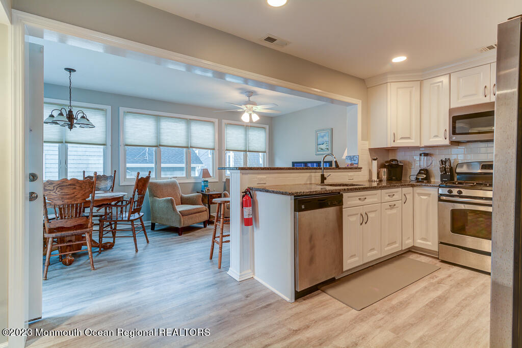135 Silver Beach Road Lavallette, NJ 08735 - Photo 12 of 33 Mur16