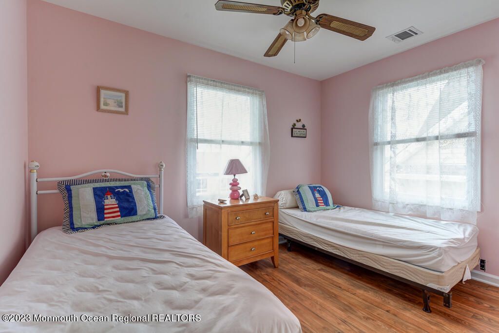 135 Silver Beach Road Lavallette, NJ 08735 - Photo 27 of 33 Mur32