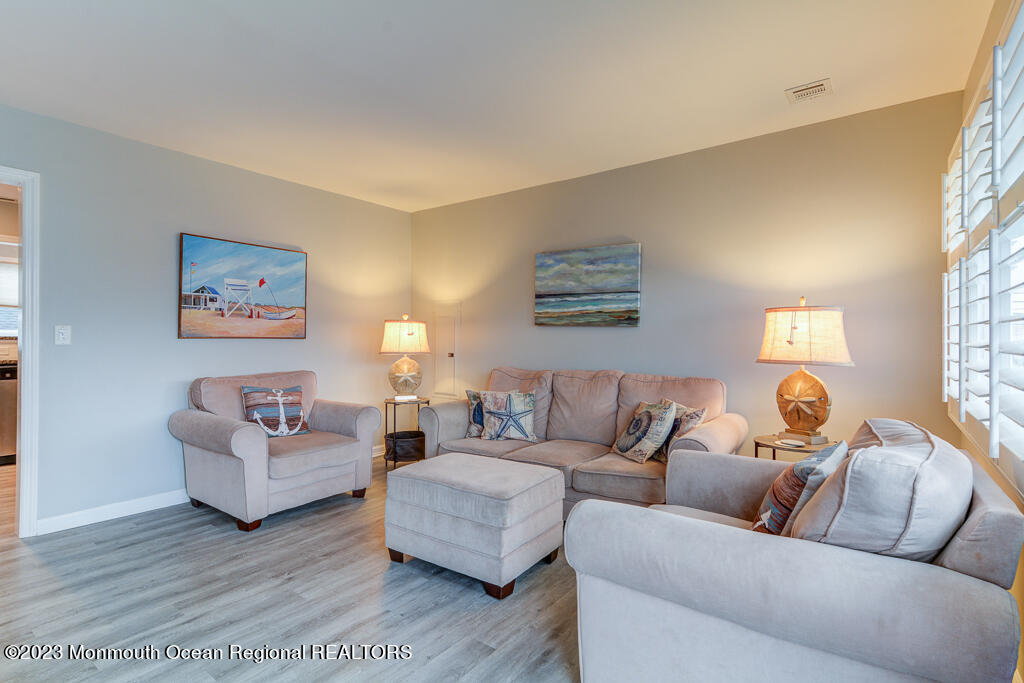 135 Silver Beach Road Lavallette, NJ 08735 - Photo 9 of 33 Mur15