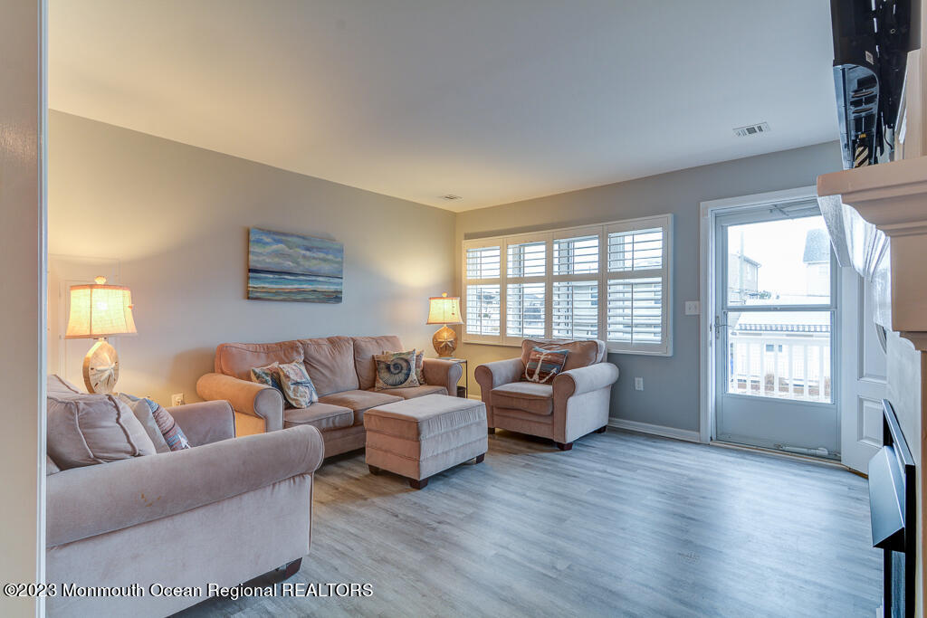 135 Silver Beach Road Lavallette, NJ 08735 - Photo 10 of 33 Mur14