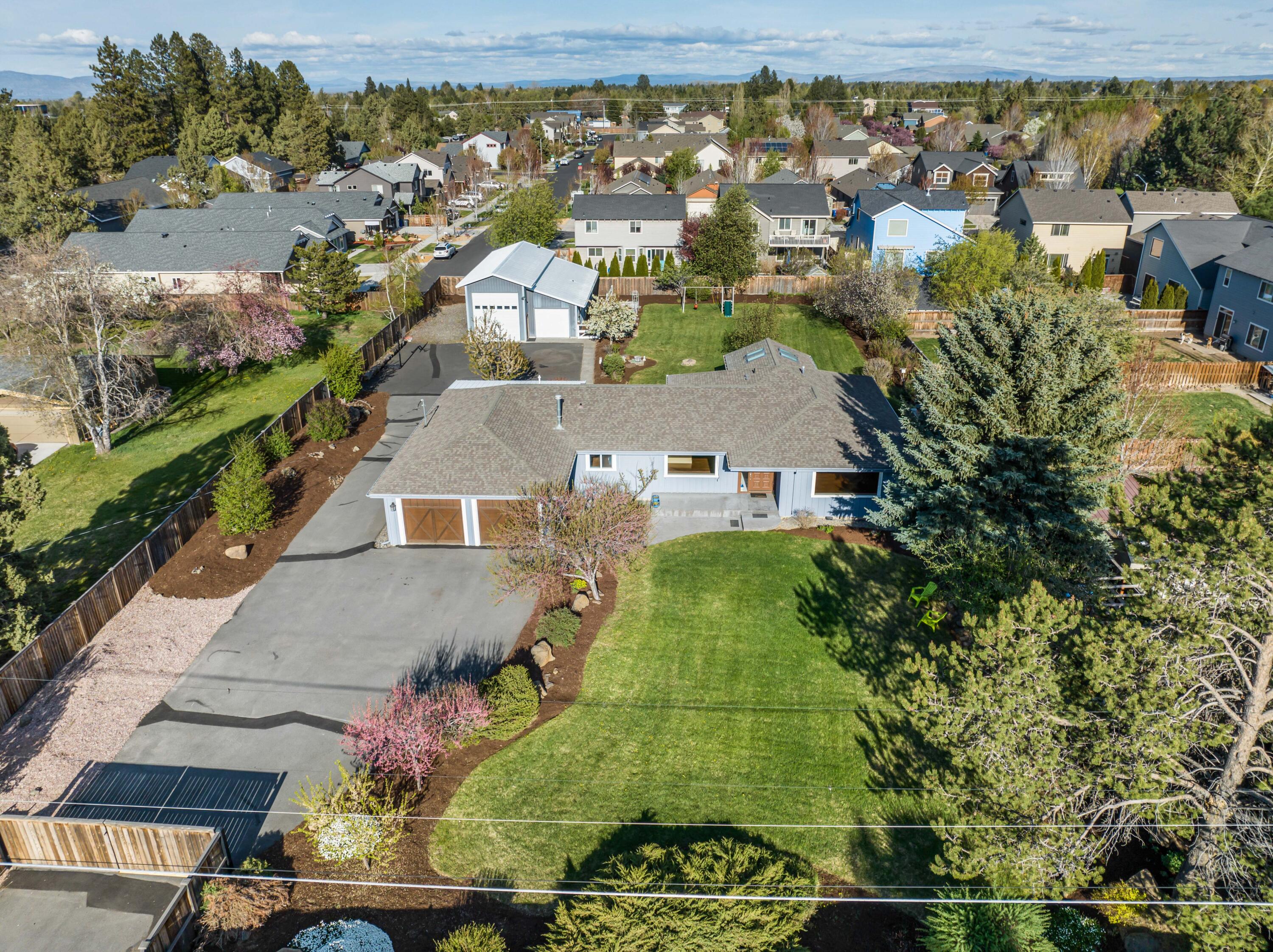 61930 Pettigrew Road Bend, OR 97702 - Photo 48 of 48 09-Aerial