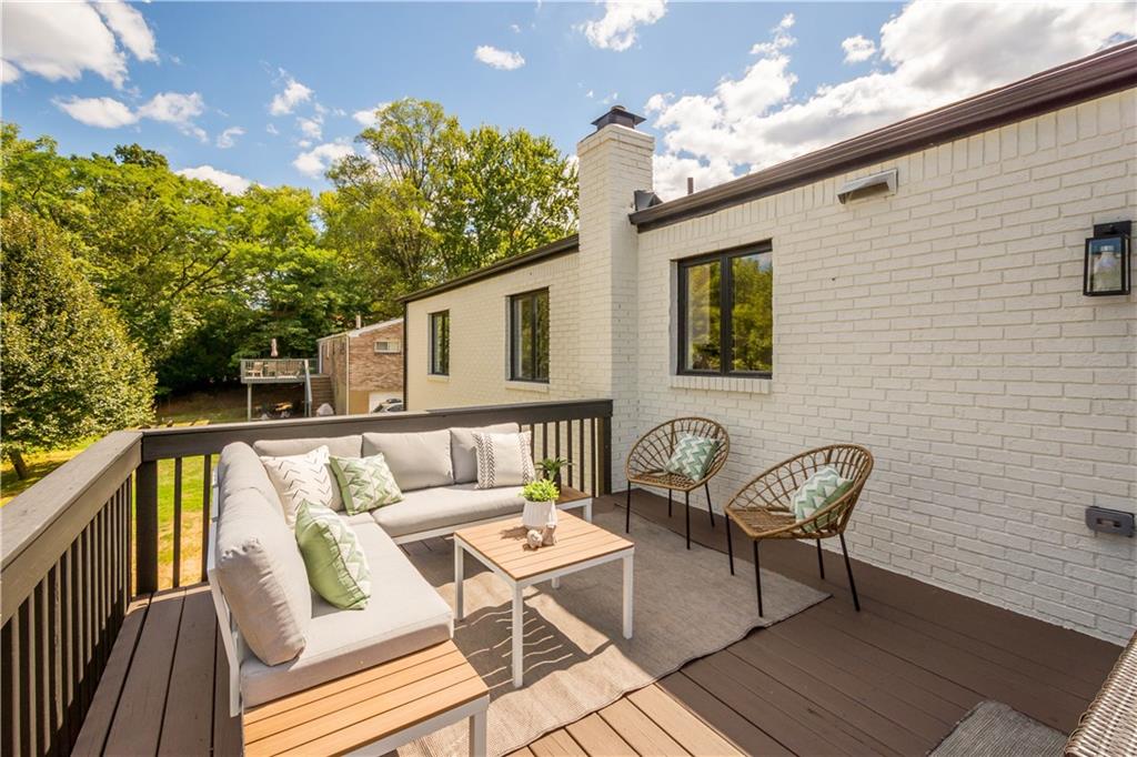1546 West Ingomar Road Pittsburgh, PA 15237 - Photo 38 of 49 a balcony with furniture and a potted plant