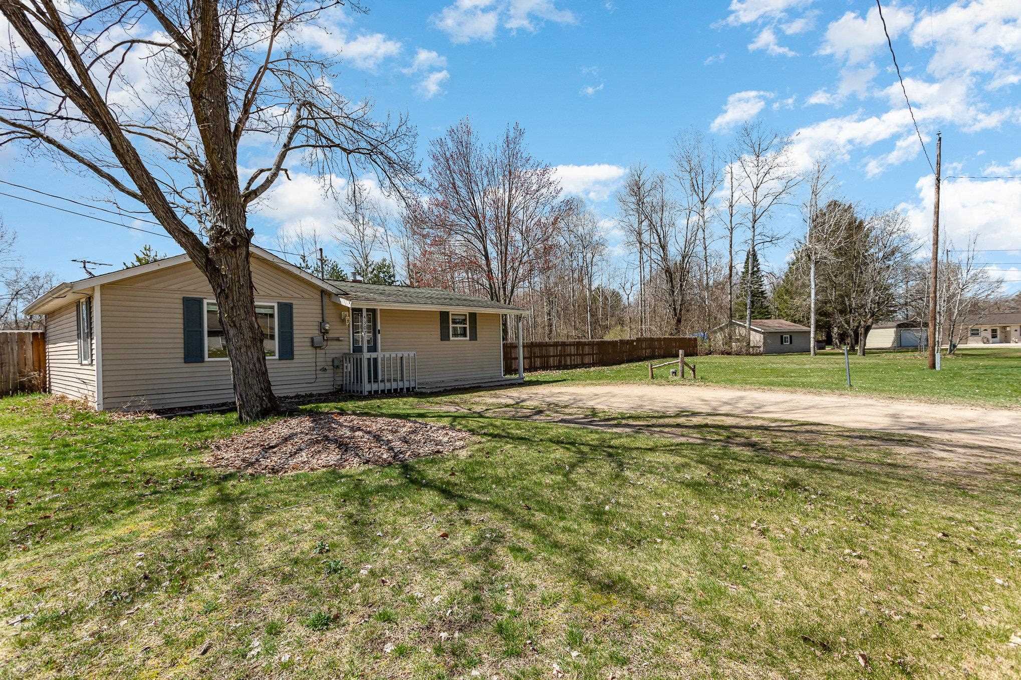 4307 Bay Road Gladwin, MI 48624 - Photo 24 of 29