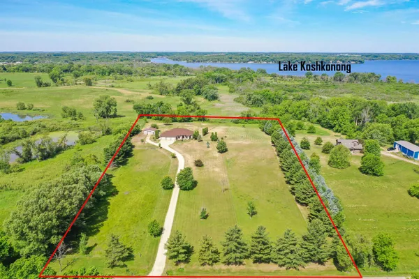 $990,000 | 11129 North Charley Bluff Road, Milton, WI 53563