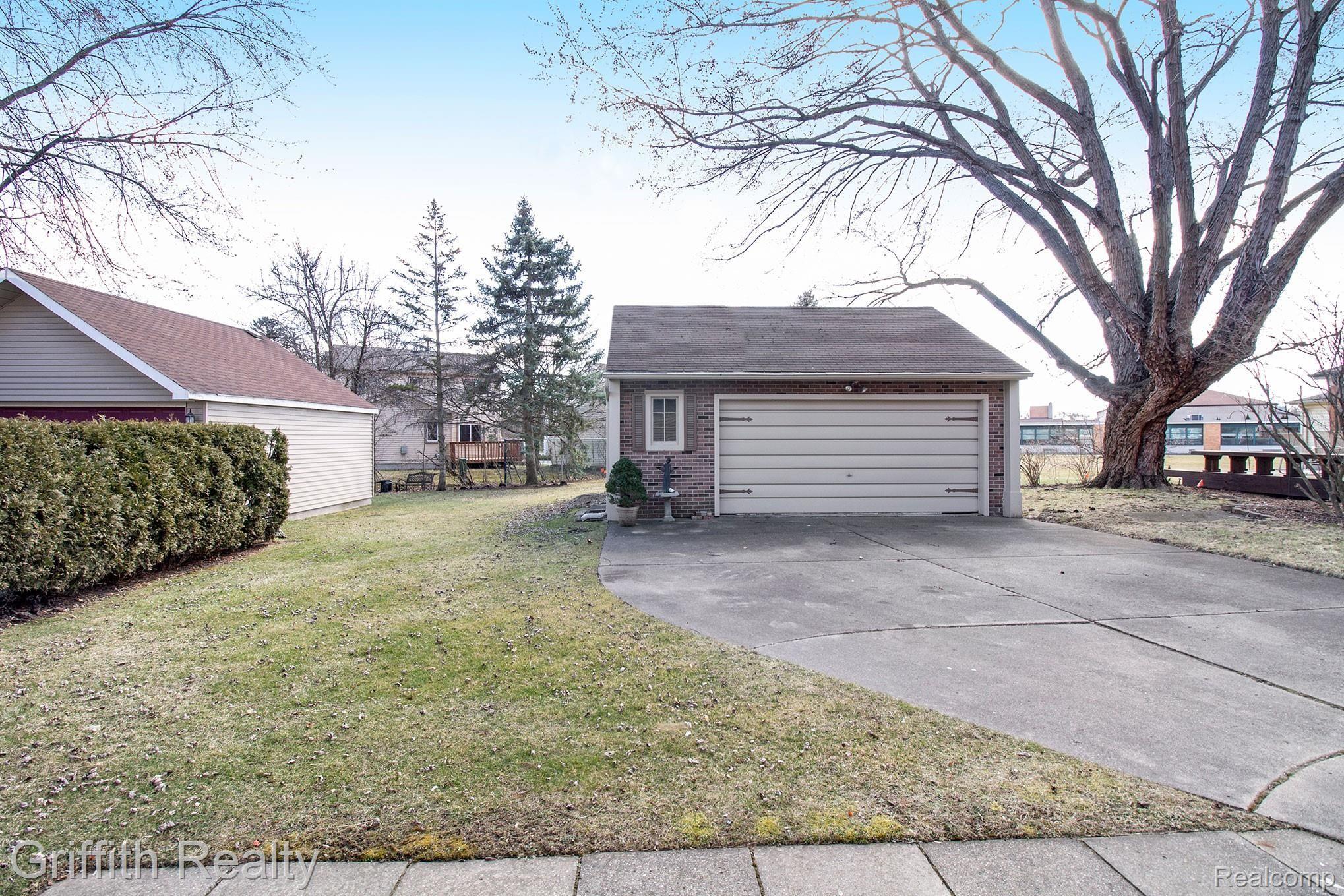 2284 Dunstable Road Birmingham, MI 48009 - Photo 22 of 22 IMG_8268.jpg