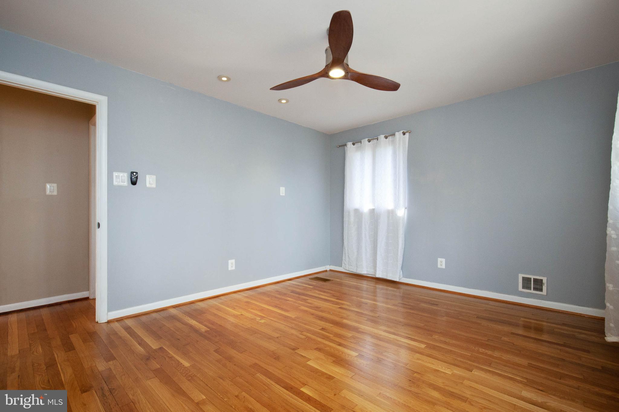 1600 Bushrod Road Alexandria, VA 22308 - Photo 32 of 54 Hardwood floors in light-filled Master