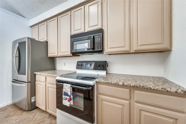 $330,000 | 2002 Verlaine Drive, Carrollton, TX 75007